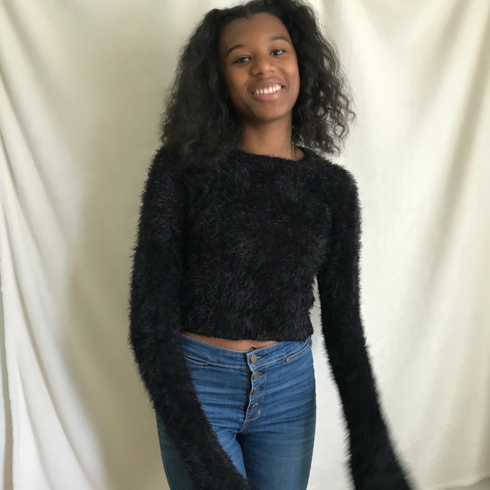 Black Crop Top Sweater
